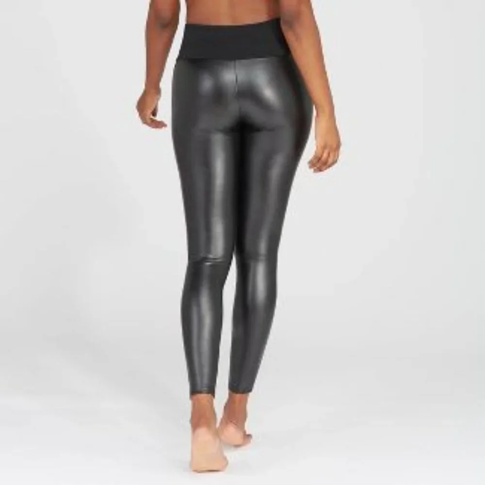 Assets by Spanx Faux leather leggings size 1x - Picture 2 of 8